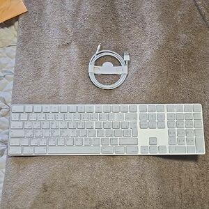 Apple Silver Wireless Keyboard with White Keys